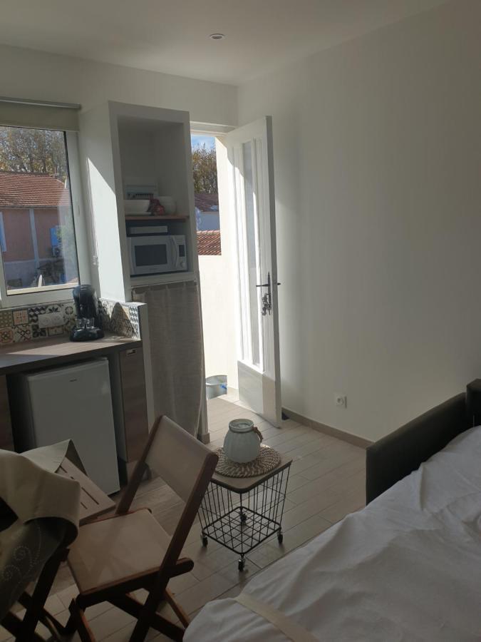 Mistral Appartements ポール・サン・ルイ・デュ・ローヌ エクステリア 写真